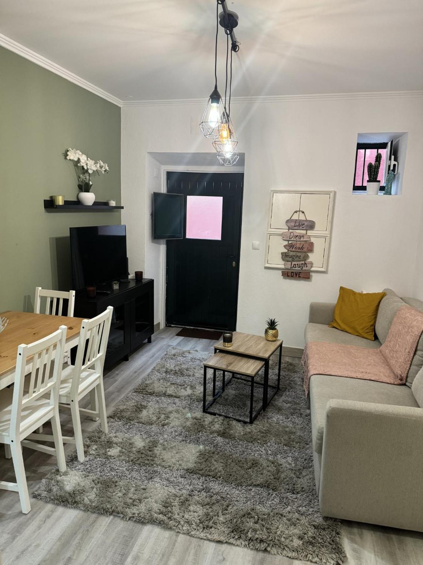 Apartment Quiet Street Alfama Lisbon